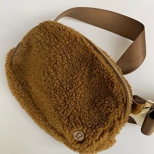 Lululemon belt bag burnt caramel